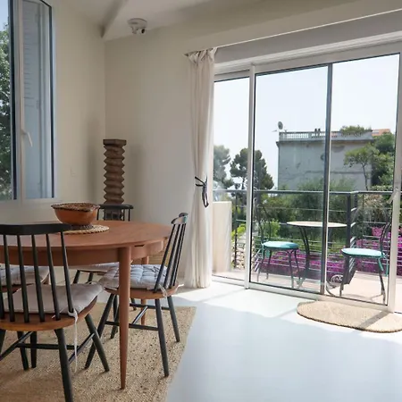 Pensión Guestready - Spacious Comfort With Sunny Garden Niza