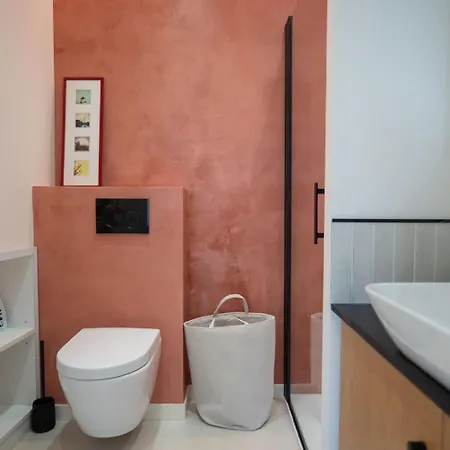 Guestready - Spacious Comfort With Sunny Garden Pensión 4*