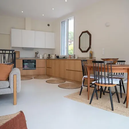 Guestready - Spacious Comfort With Sunny Garden Nizza